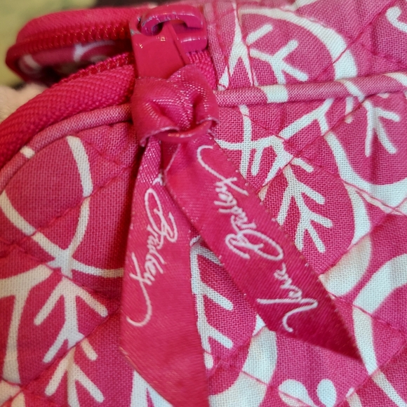 Vera Bradley Pink Print Laptop Carry Cover - Picture 8 of 14